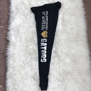 Women’s Florida Gators skinny workout pants.